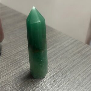 Aventurine Green Crystal Point Tower - Unbranded Decorative Gemstone